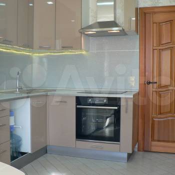 Продается 1-комнатная квартира, 42,7 м²