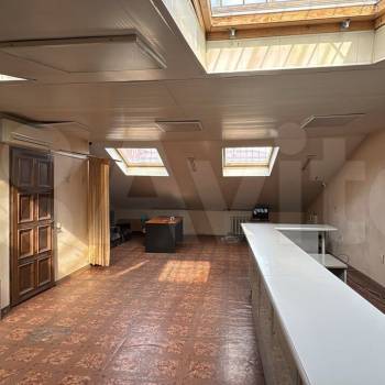 Продается Нежилое помещение, 178 м²