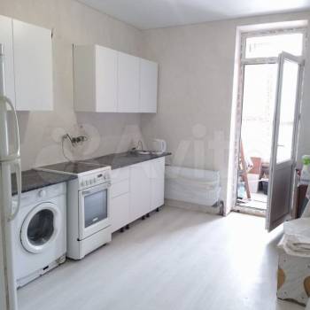 Продается 1-комнатная квартира, 37 м²