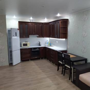 Продается 1-комнатная квартира, 42 м²