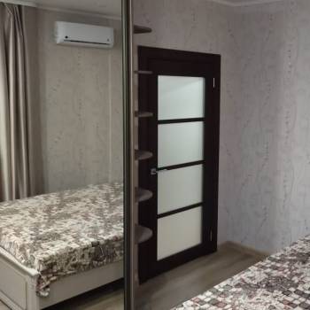 Продается 1-комнатная квартира, 42 м²