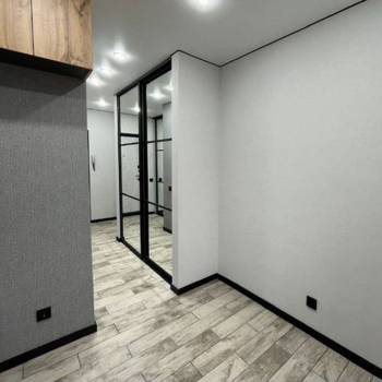 Продается 1-комнатная квартира, 37 м²