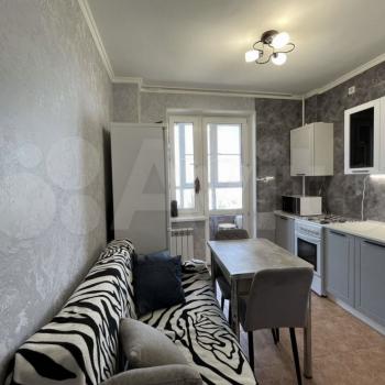 Продается 1-комнатная квартира, 37,5 м²