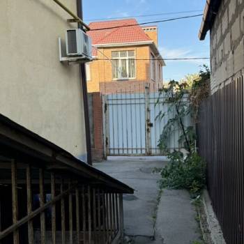 Продается 1-комнатная квартира, 58 м²