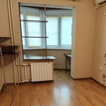 Продается Многокомнатная квартира, 82,7 м²