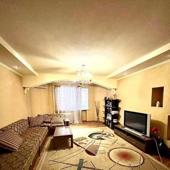 Продается 2-х комнатная квартира, 90 м²