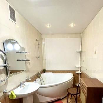 Продается 2-х комнатная квартира, 90 м²