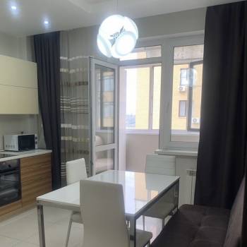 Продается 1-комнатная квартира, 50 м²