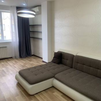 Продается 1-комнатная квартира, 50 м²