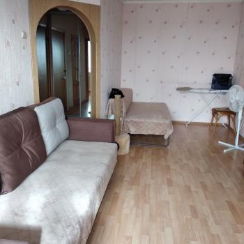 Продается 1-комнатная квартира, 42 м²