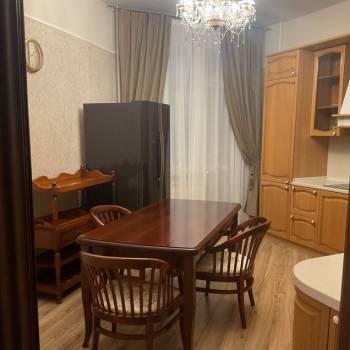 Продается Многокомнатная квартира, 135,1 м²