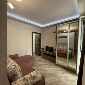 Продается 1-комнатная квартира, 41 м²