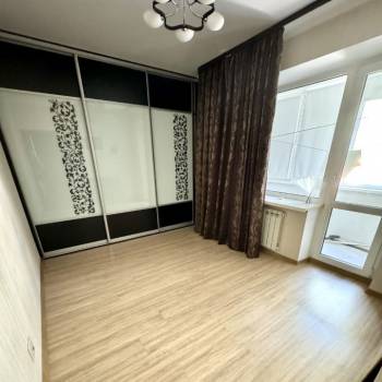 Продается Многокомнатная квартира, 80,3 м²