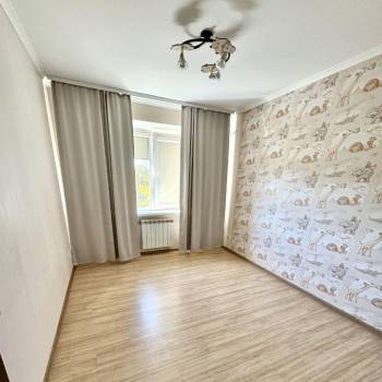 Продается Многокомнатная квартира, 80,3 м²