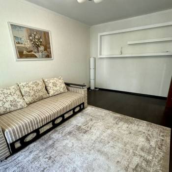 Продается Многокомнатная квартира, 80,3 м²