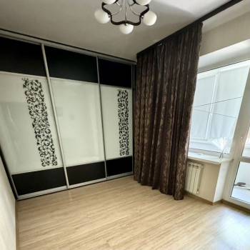 Продается Многокомнатная квартира, 80,3 м²