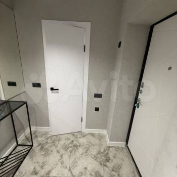 Продается 1-комнатная квартира, 42 м²