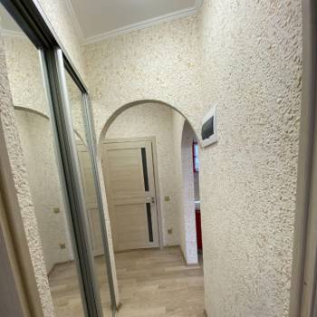 Продается 1-комнатная квартира, 42 м²