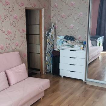 Продается 1-комнатная квартира, 37,5 м²