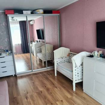 Продается 1-комнатная квартира, 37,5 м²