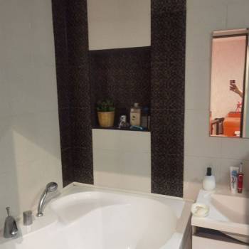 Продается 1-комнатная квартира, 57 м²