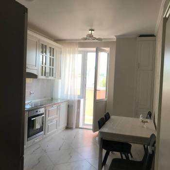 Сдается 2-х комнатная квартира, 90 м²