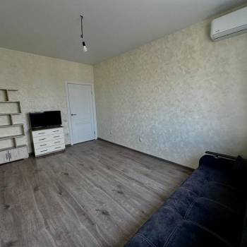 Продается 1-комнатная квартира, 40 м²