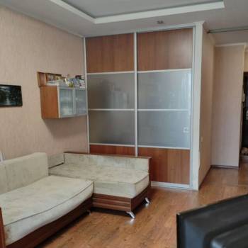 Продается 1-комнатная квартира, 49,3 м²