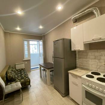 Сдается 1-комнатная квартира, 43 м²