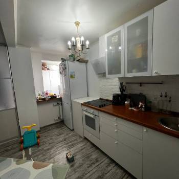 Продается 1-комнатная квартира, 37 м²