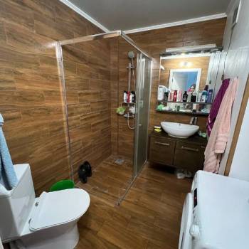 Продается 1-комнатная квартира, 37 м²