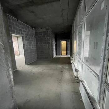 Продается 1-комнатная квартира, 250 м²