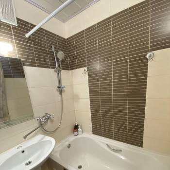 Продается 1-комнатная квартира, 37,4 м²