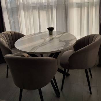 Продается 1-комнатная квартира, 42 м²