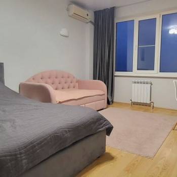 Продается 1-комнатная квартира, 40 м²