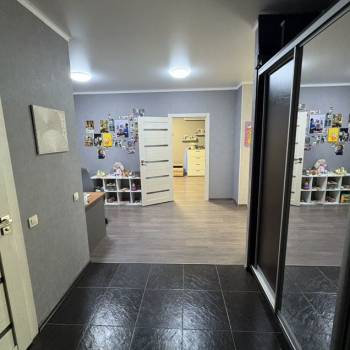 Продается 1-комнатная квартира, 54 м²