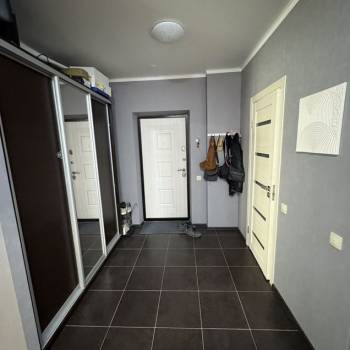 Продается 1-комнатная квартира, 54 м²