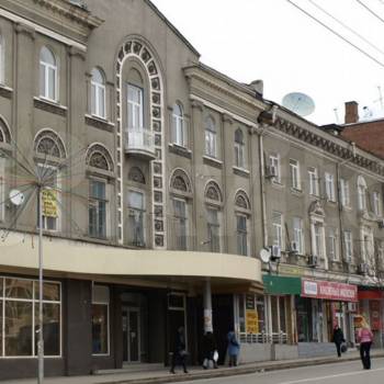 Сдается Нежилое помещение, 300 м²