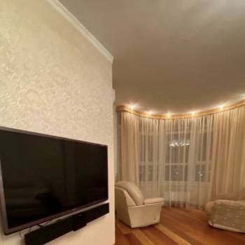 Сдается 2-х комнатная квартира, 100 м²