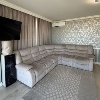 Продается 1-комнатная квартира, 60 м²