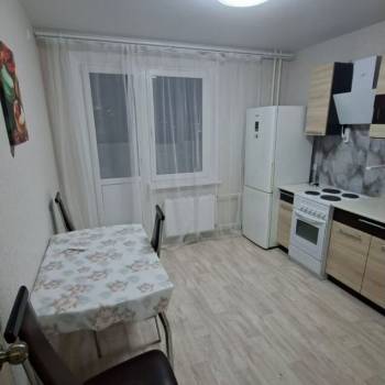 Сдается 1-комнатная квартира, 38 м²