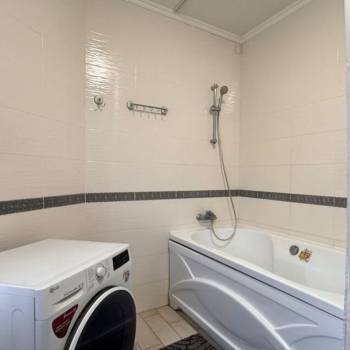 Сдается Многокомнатная квартира, 110 м²