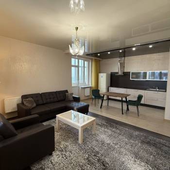 Сдается 2-х комнатная квартира, 72 м²