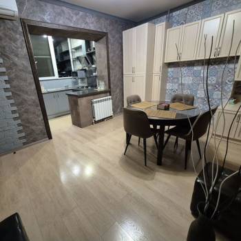 Продается 3-х комнатная квартира, 98 м²