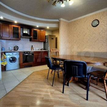 Продается 2-х комнатная квартира, 81 м²