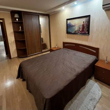 Сдается 2-х комнатная квартира, 78 м²