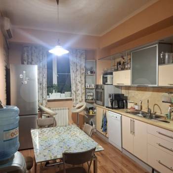 Продается Многокомнатная квартира, 150 м²