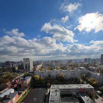 Продается 1-комнатная квартира, 70 м²