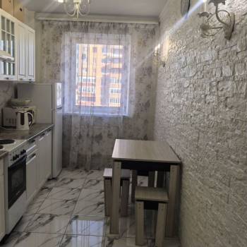 Сдается 1-комнатная квартира, 40 м²