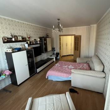 Продается 1-комнатная квартира, 40 м²